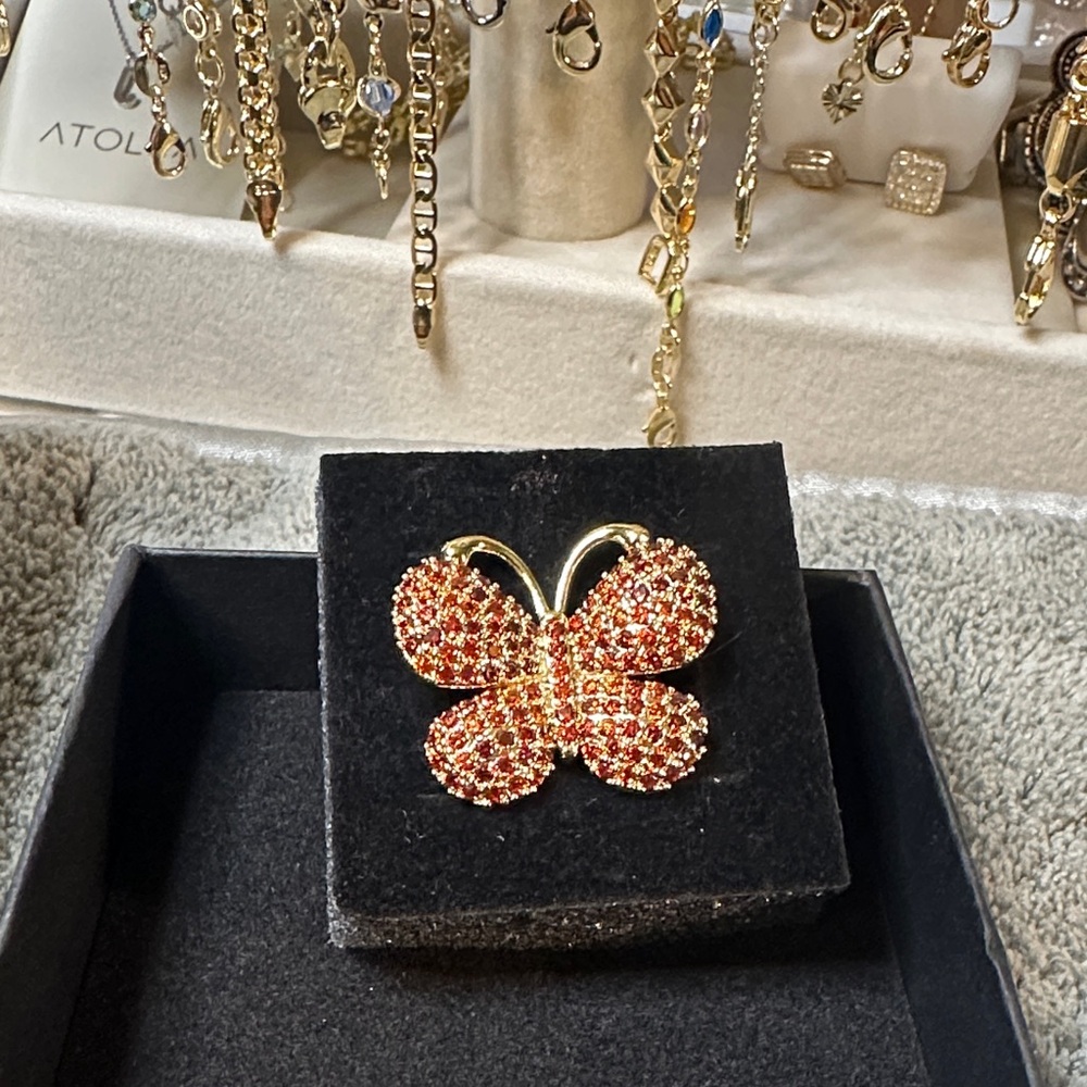 Elegant Gold Butterfly ring! 💍